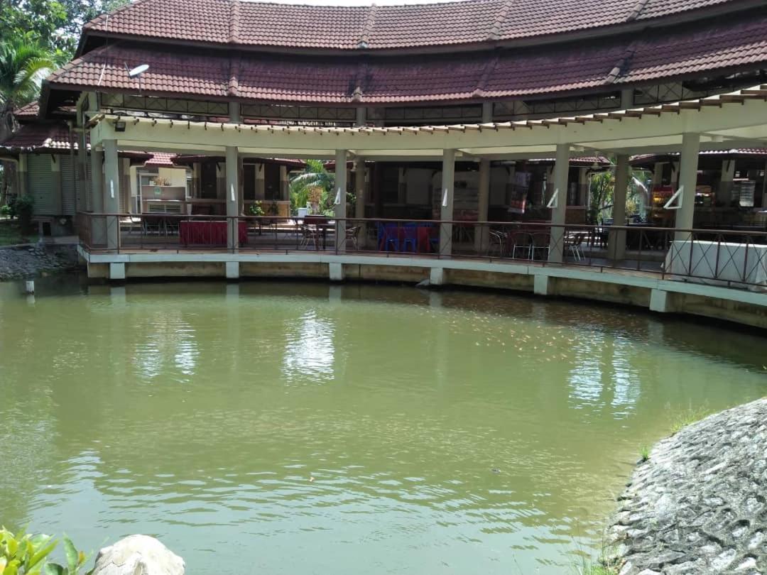 Hotel Felda Residence Hot Springs Sungkai Εξωτερικό φωτογραφία